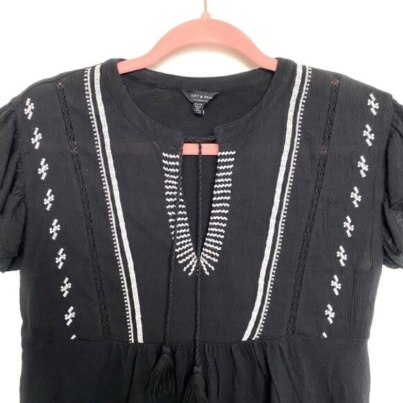 Lucky Brand Black Ruffle Sleeve Embroidered  Top - Picture 3 of 8